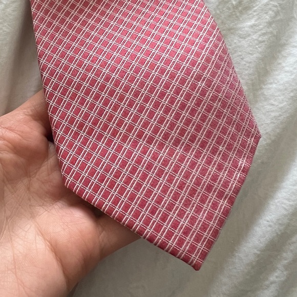 CALVIN KLEIN 100% Silk Tie - Picture 3 of 6